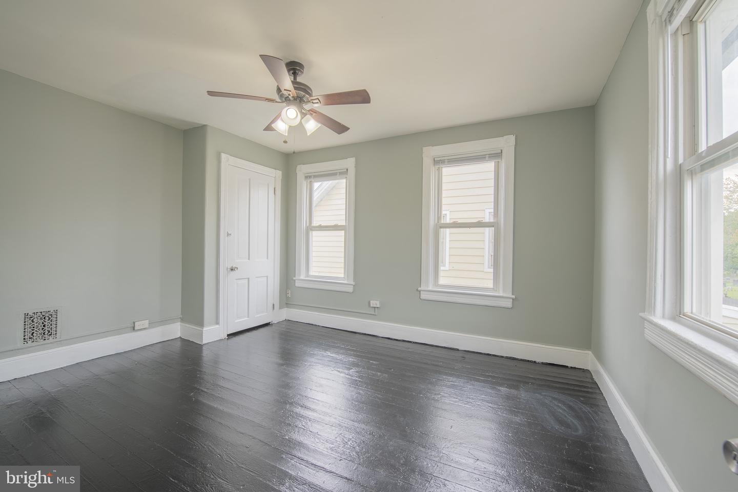 426 Kossuth St Property Photo 8