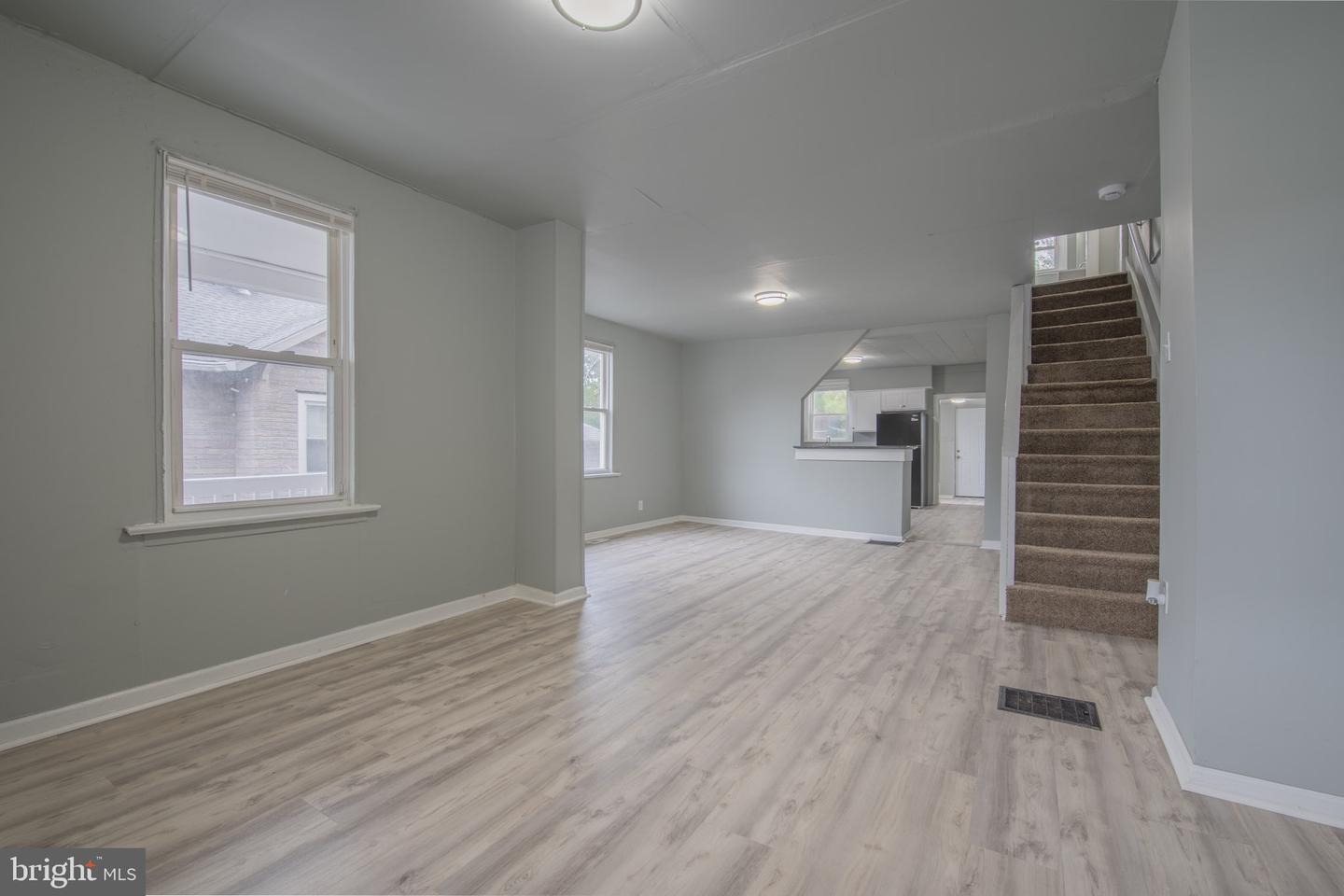 6 A Stewart Ave Property Photo 2