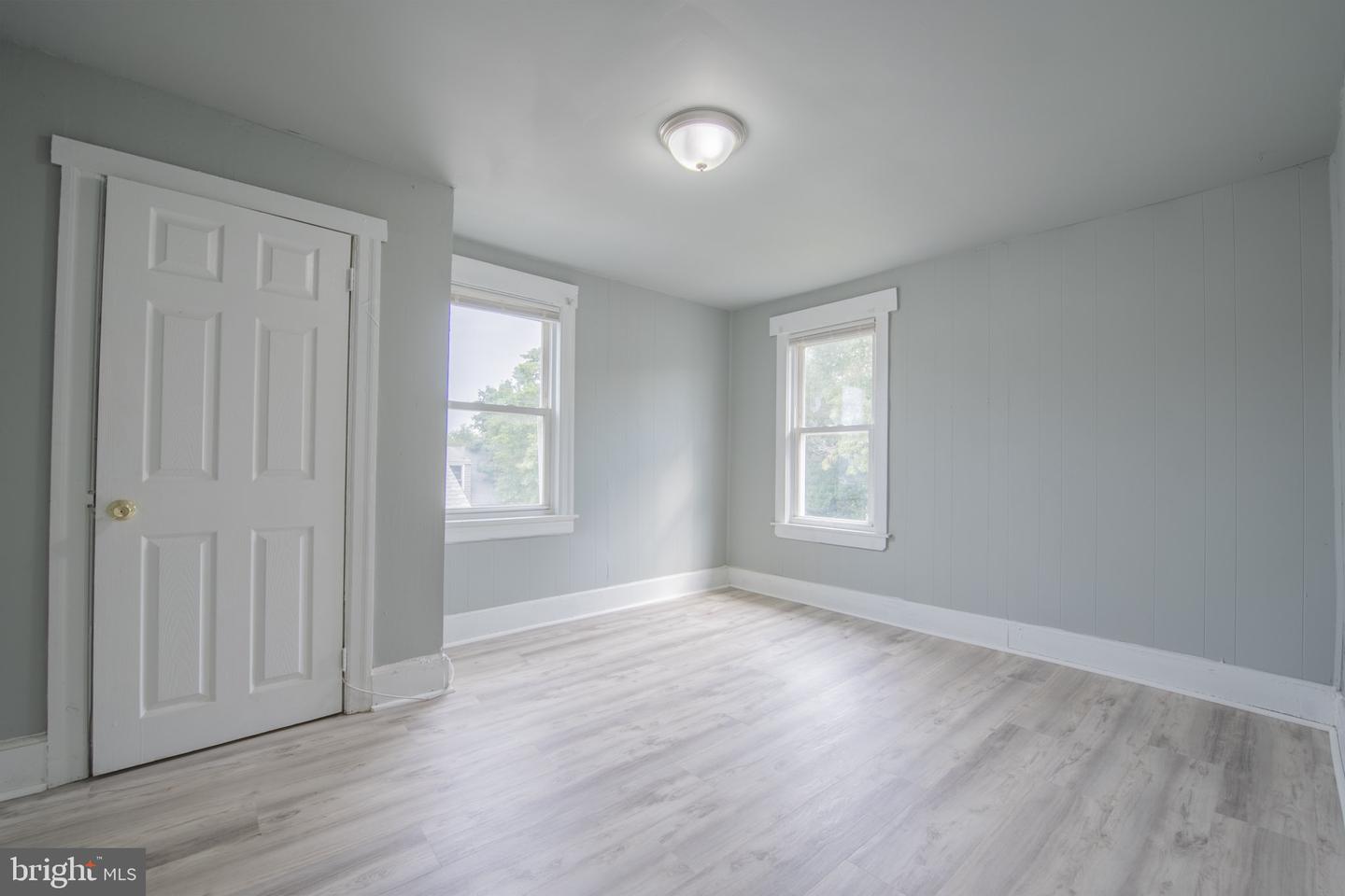 6 A Stewart Ave Property Photo 7