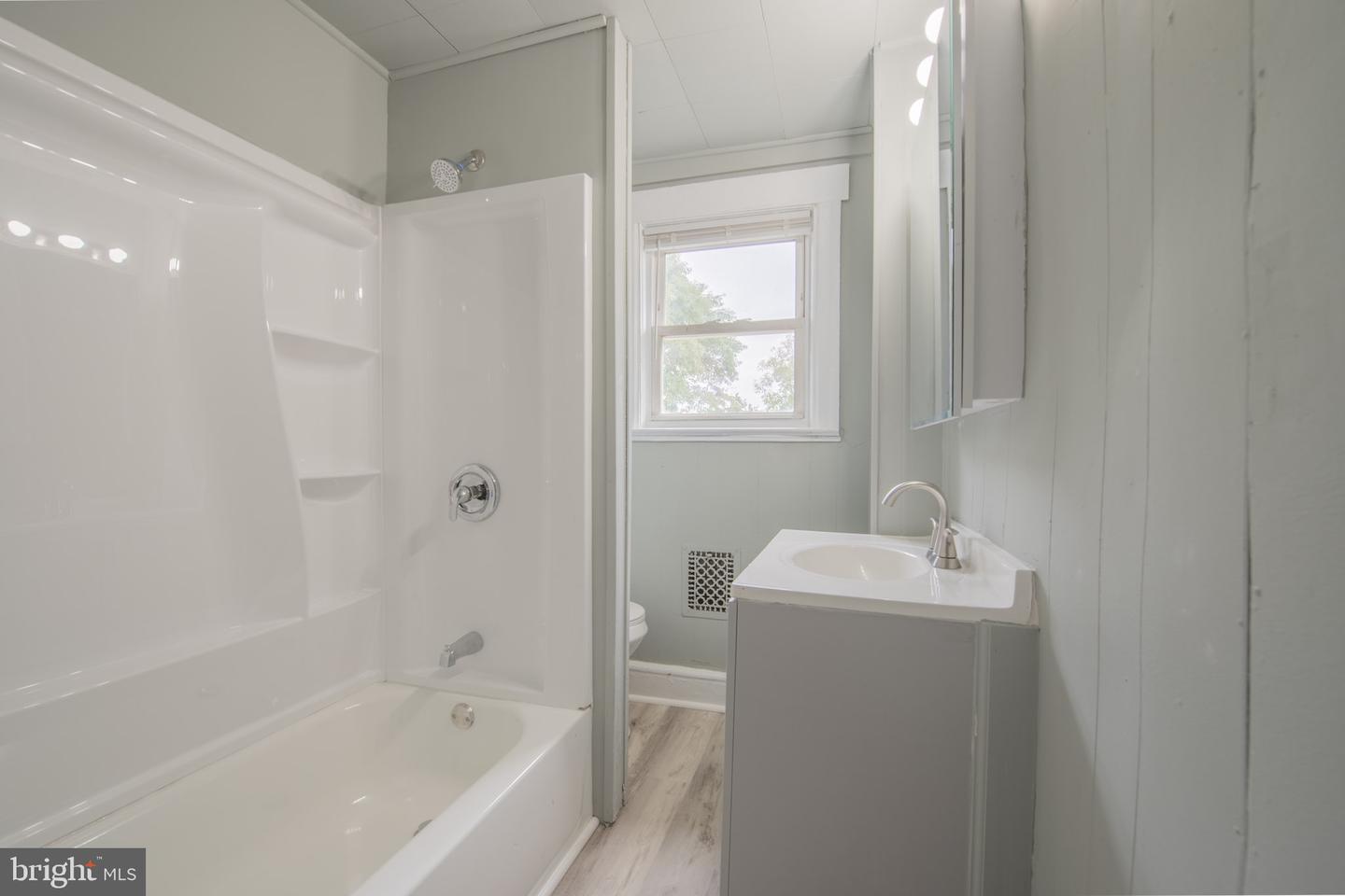 6 A Stewart Ave Property Photo 8