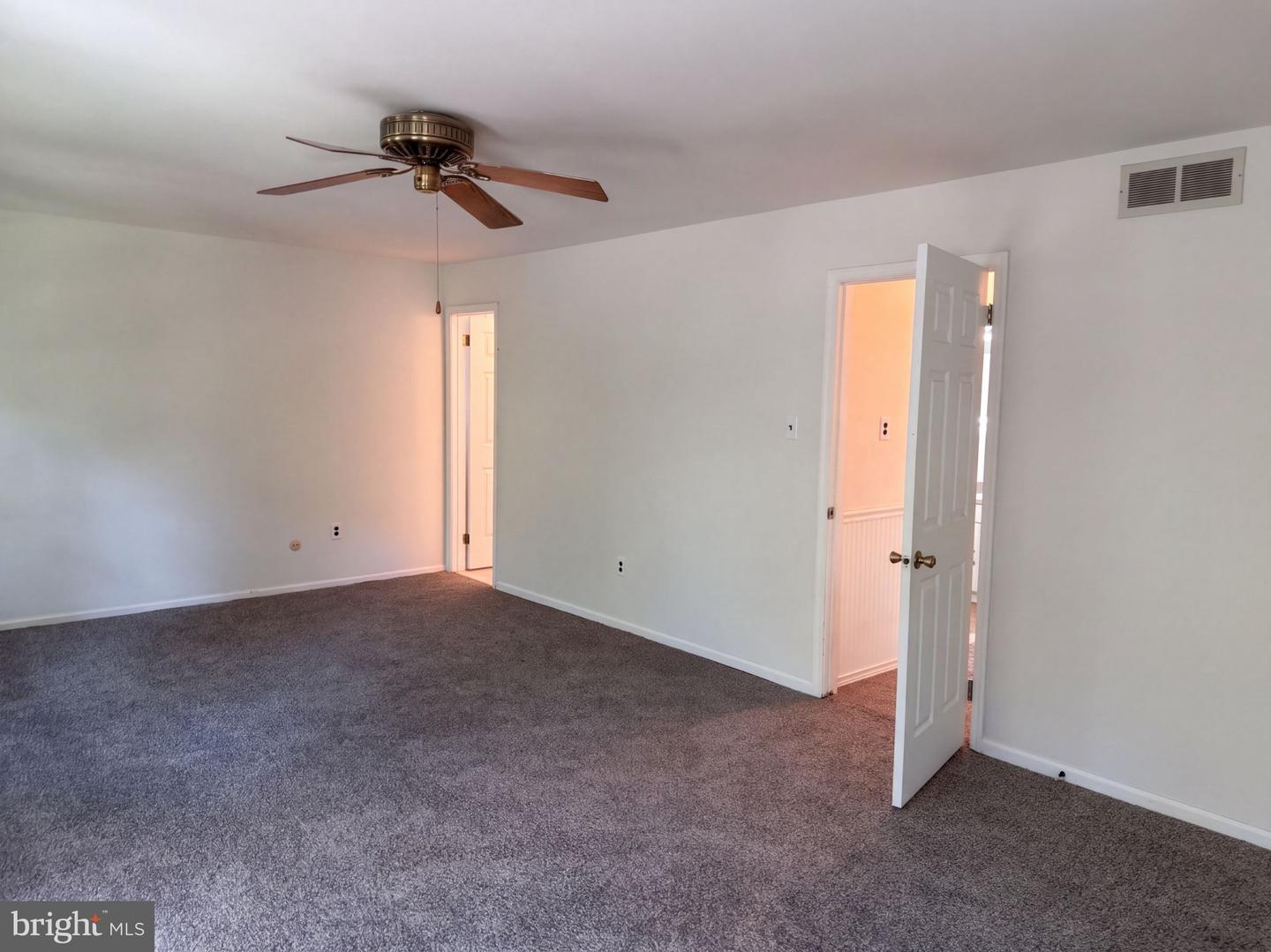 106 Yorktown Ct Property Photo 21