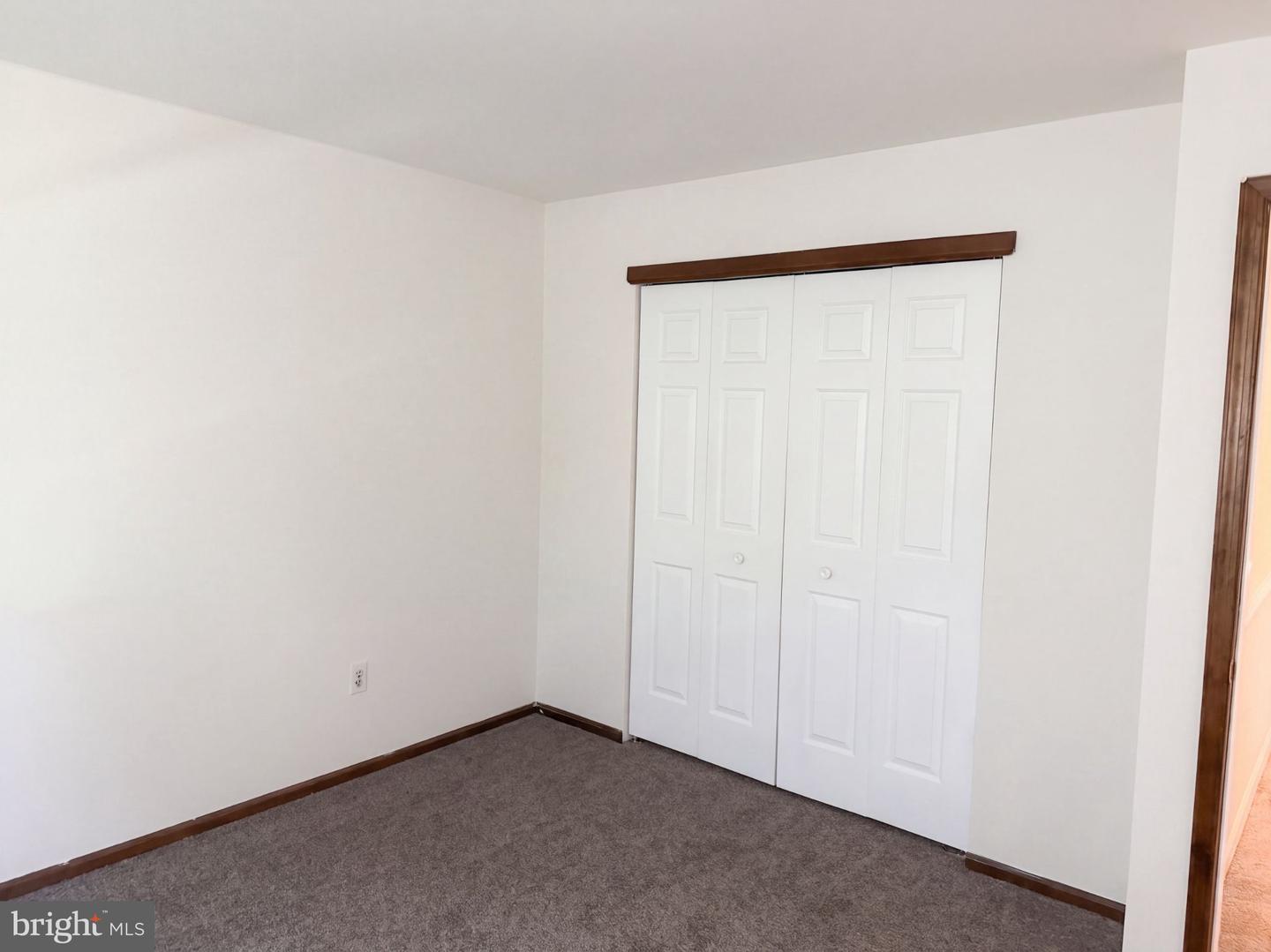 106 Yorktown Ct Property Photo 24