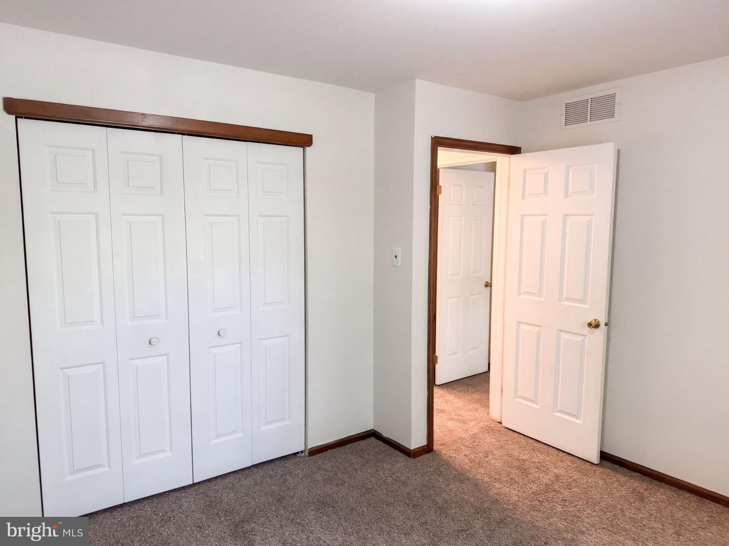106 Yorktown Ct Property Photo 31