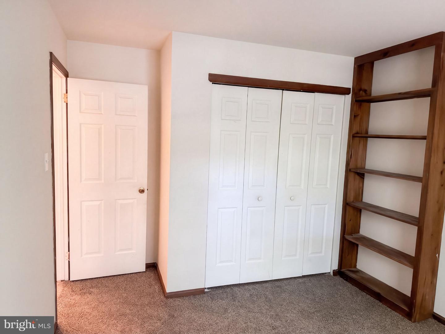 106 Yorktown Ct Property Photo 35