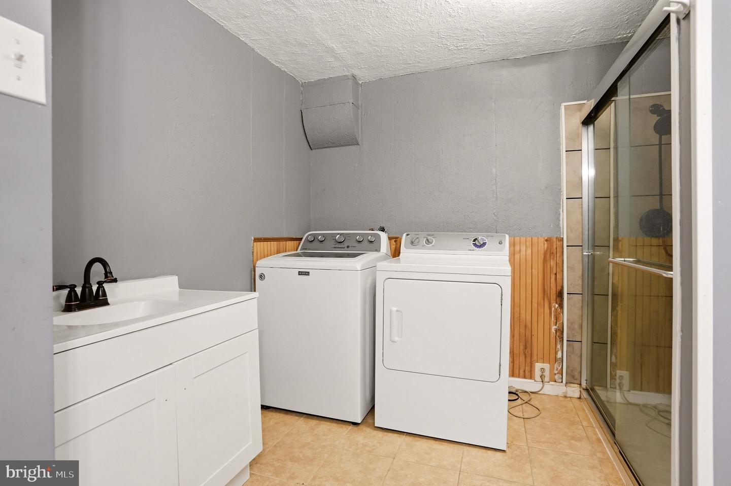 12 Gleason St Property Photo 20