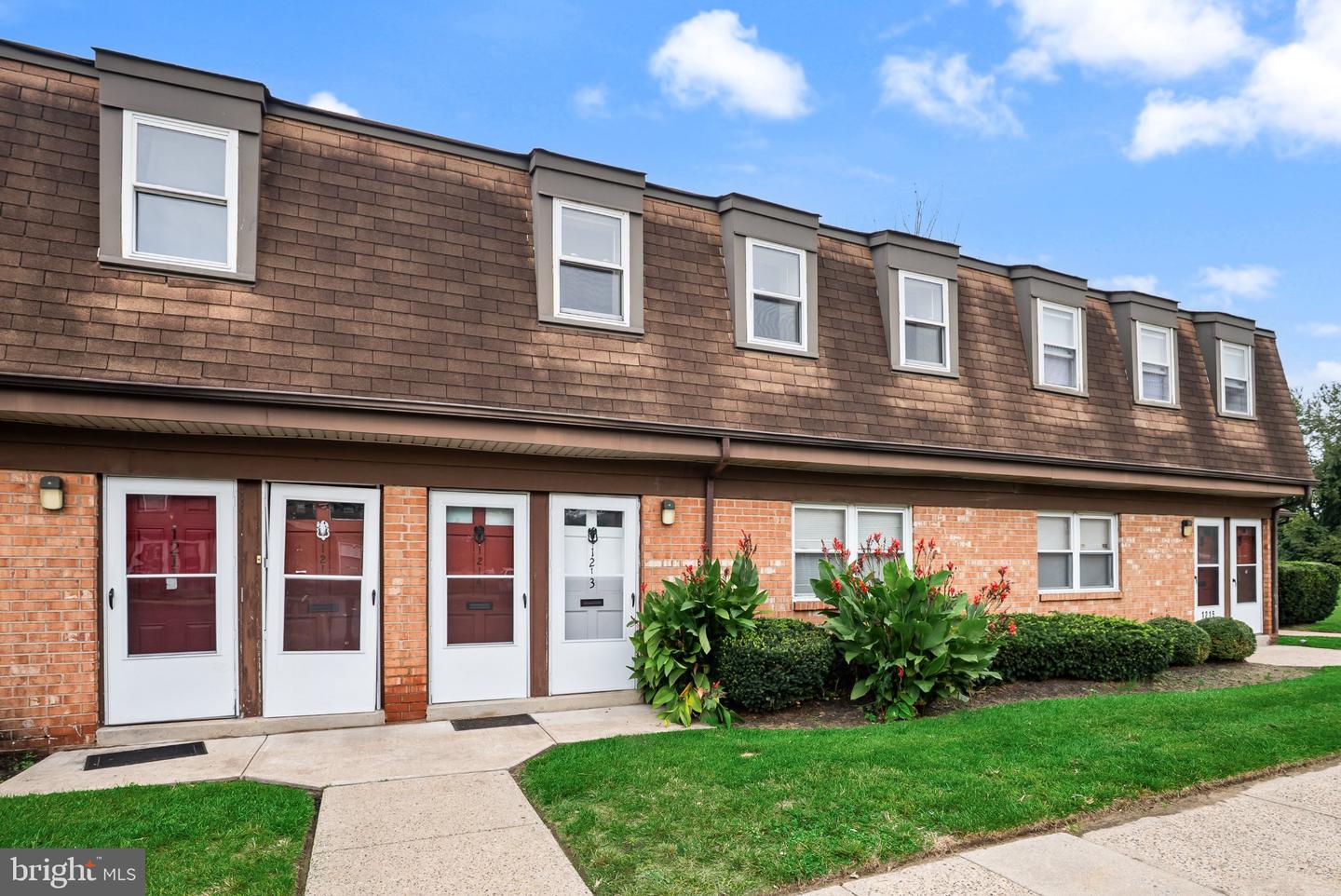 1214 LIBERTE CT Property Photo 1