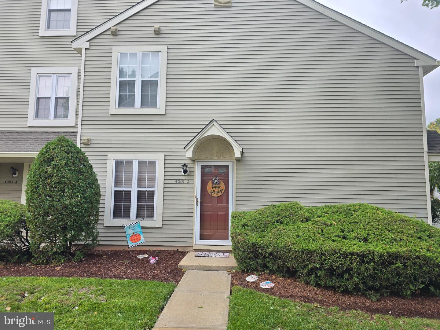 4001 FENWICK LN Property Photo 1