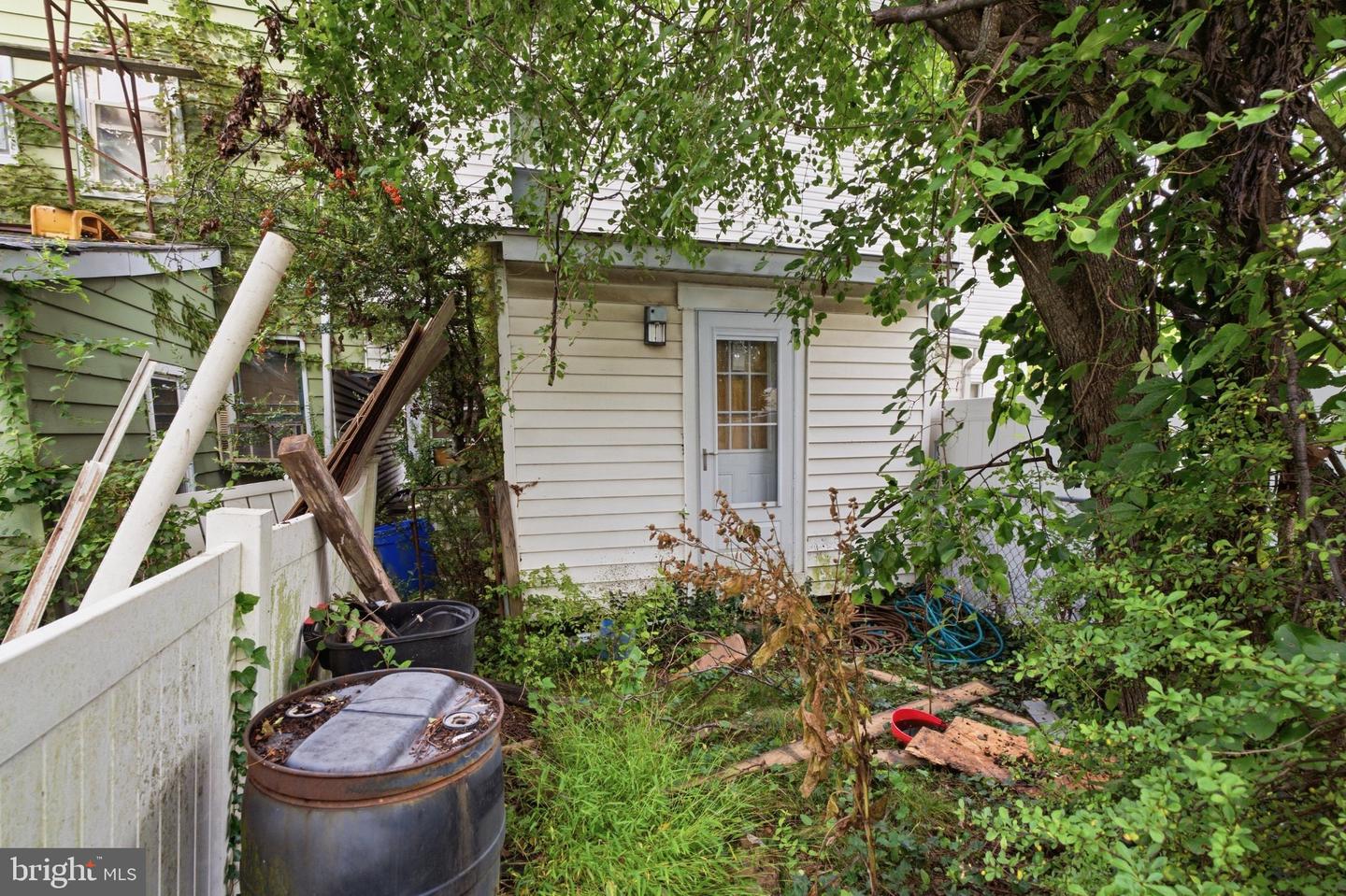 507 Lawrence St Property Photo 6