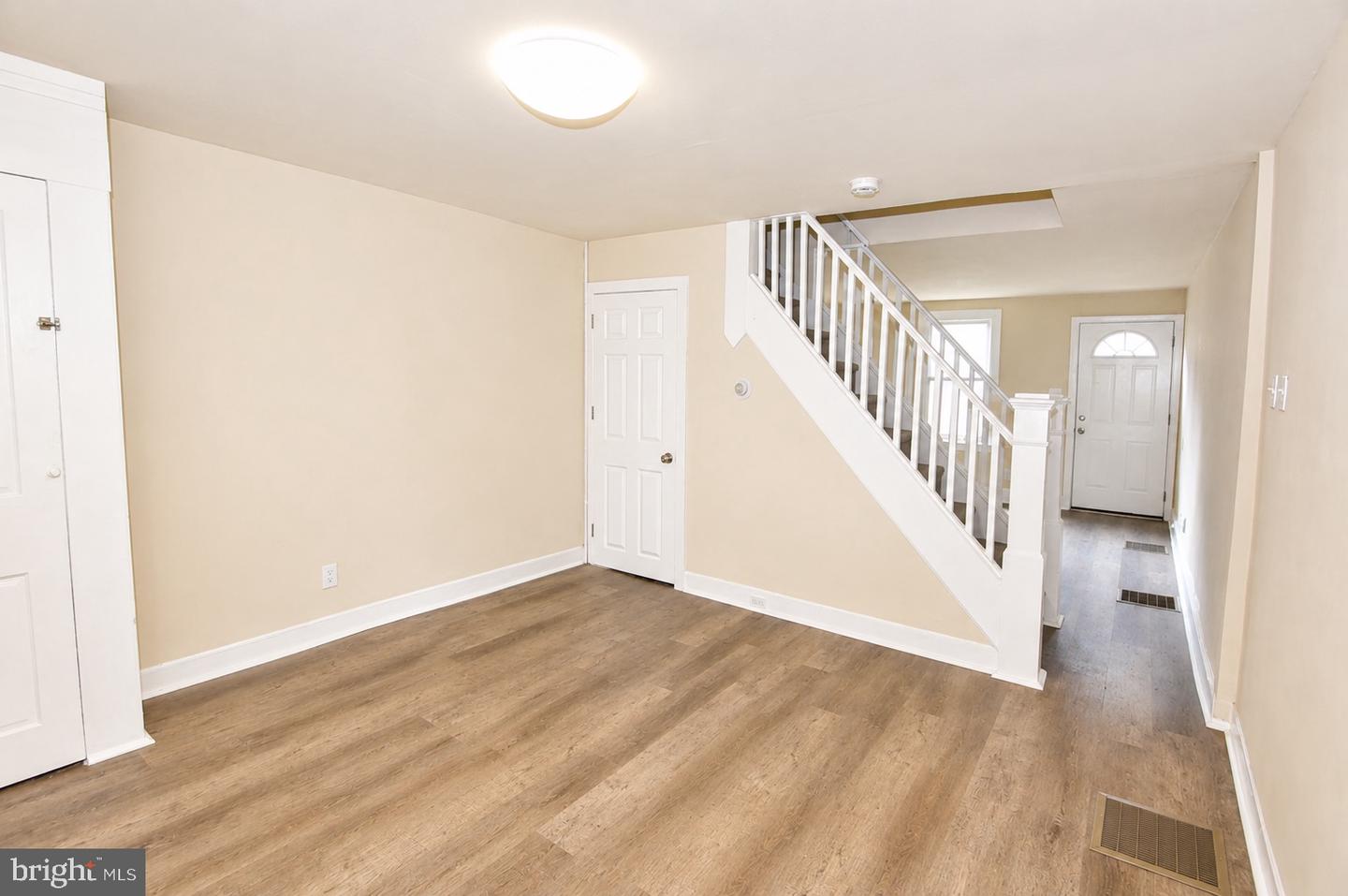 319 York St Property Photo 6