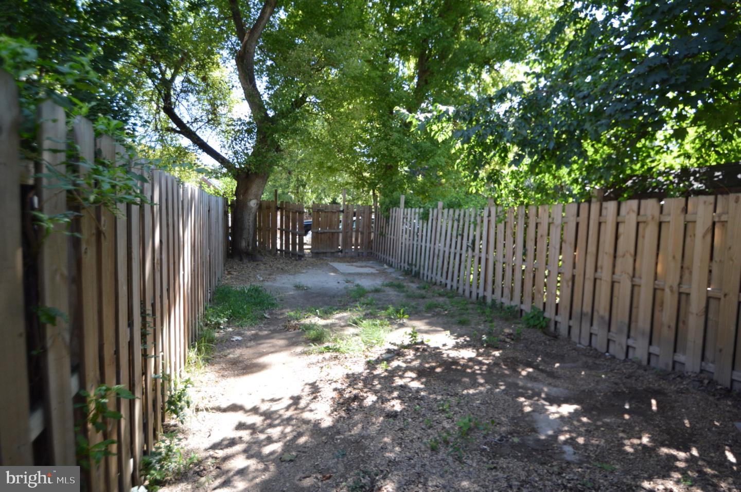 319 York St Property Photo 18