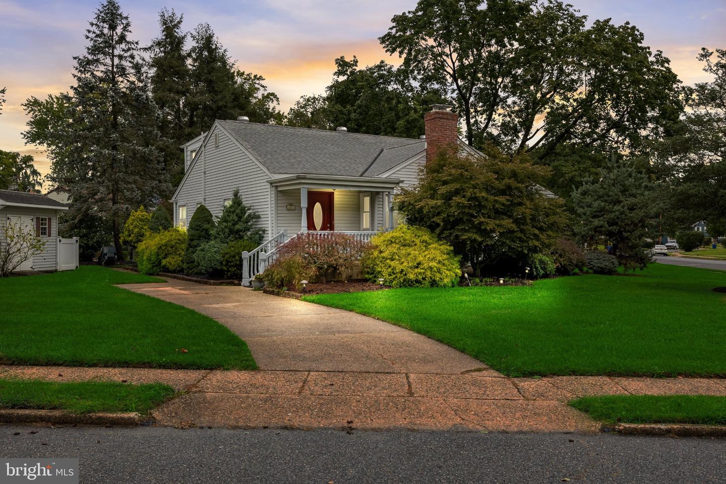 2 Winding Way Property Photo 1