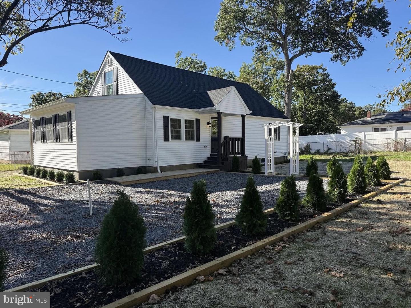 154 JUNIPER AVE Property Photo 1