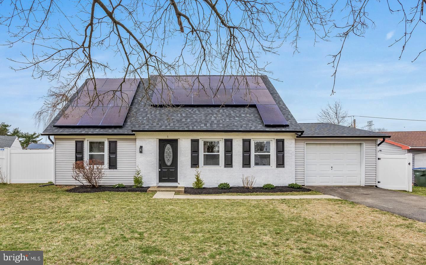 5 MERCATOR LN Property Photo 1