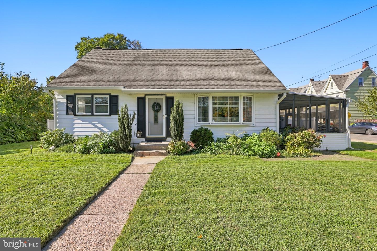 200 CONOVER ST Property Photo 1