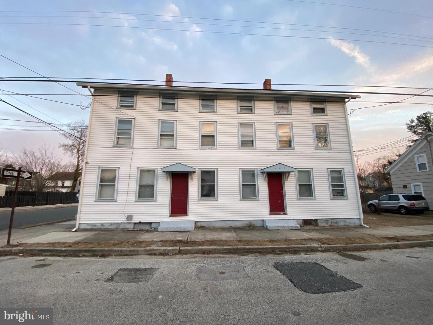 401-403 W Green St Property Photo 2