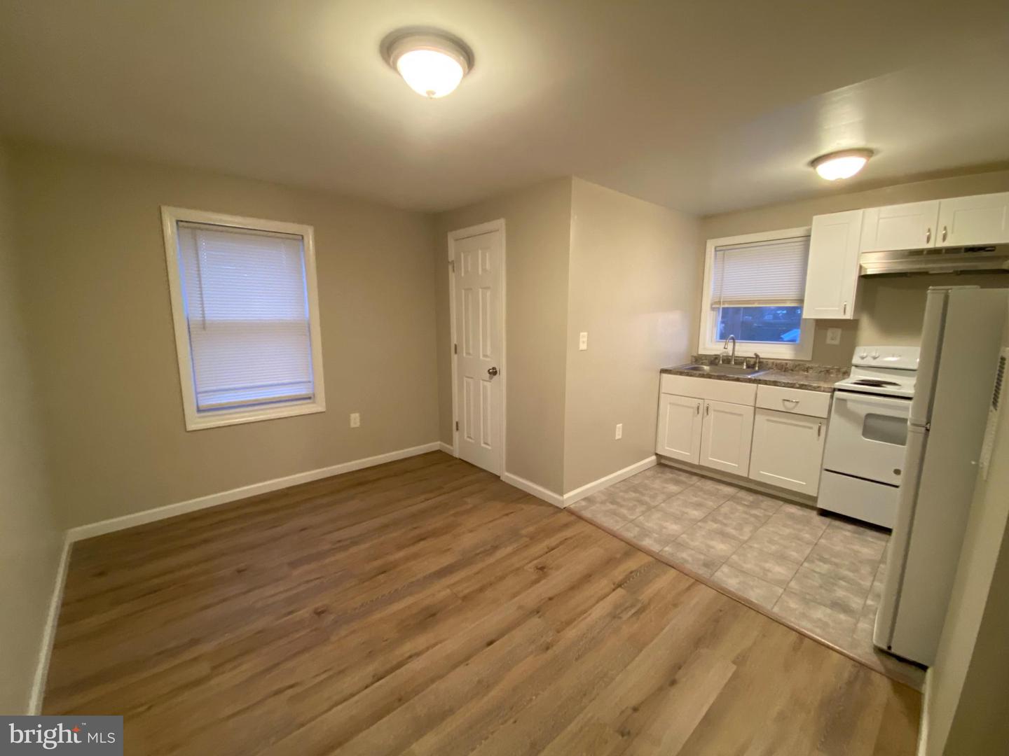 401-403 W Green St Property Photo 12