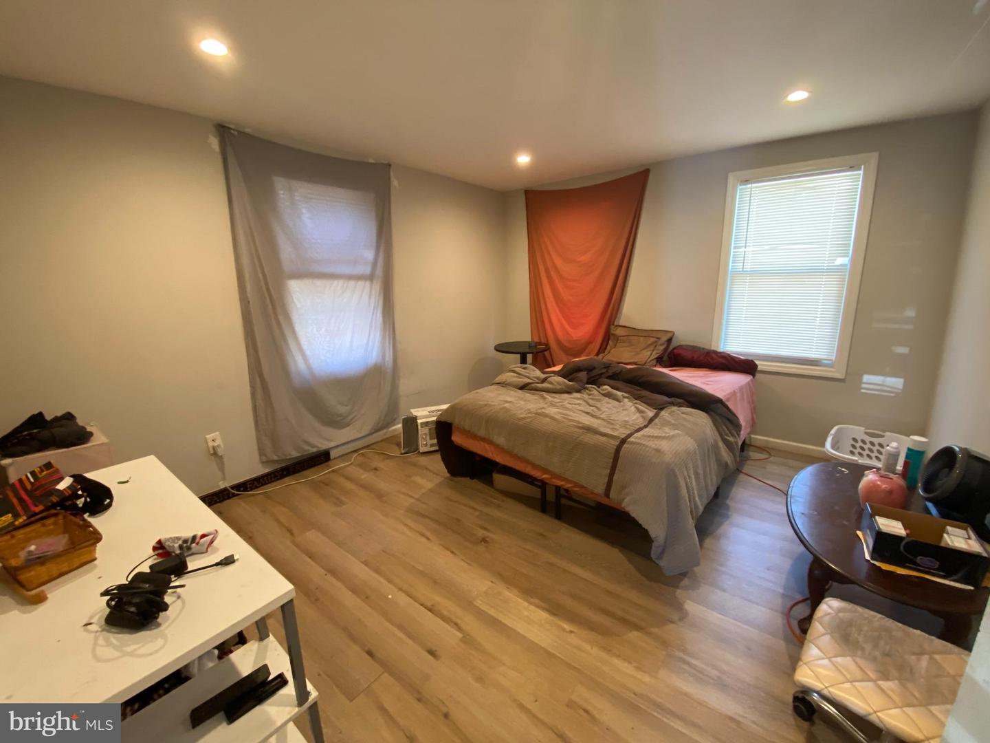 401-403 W Green St Property Photo 24