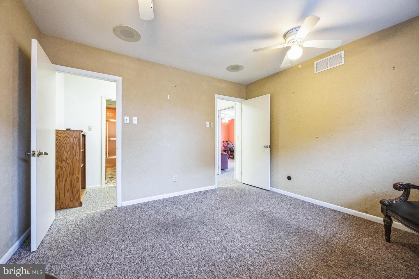 1 N Valley Ave Property Photo 33