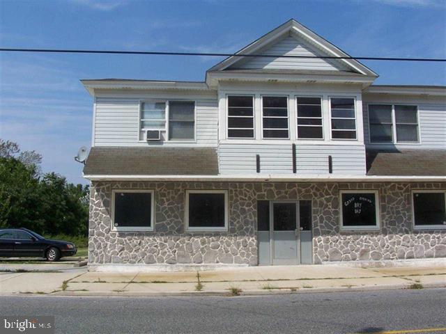 1760 Main St Property Photo 1
