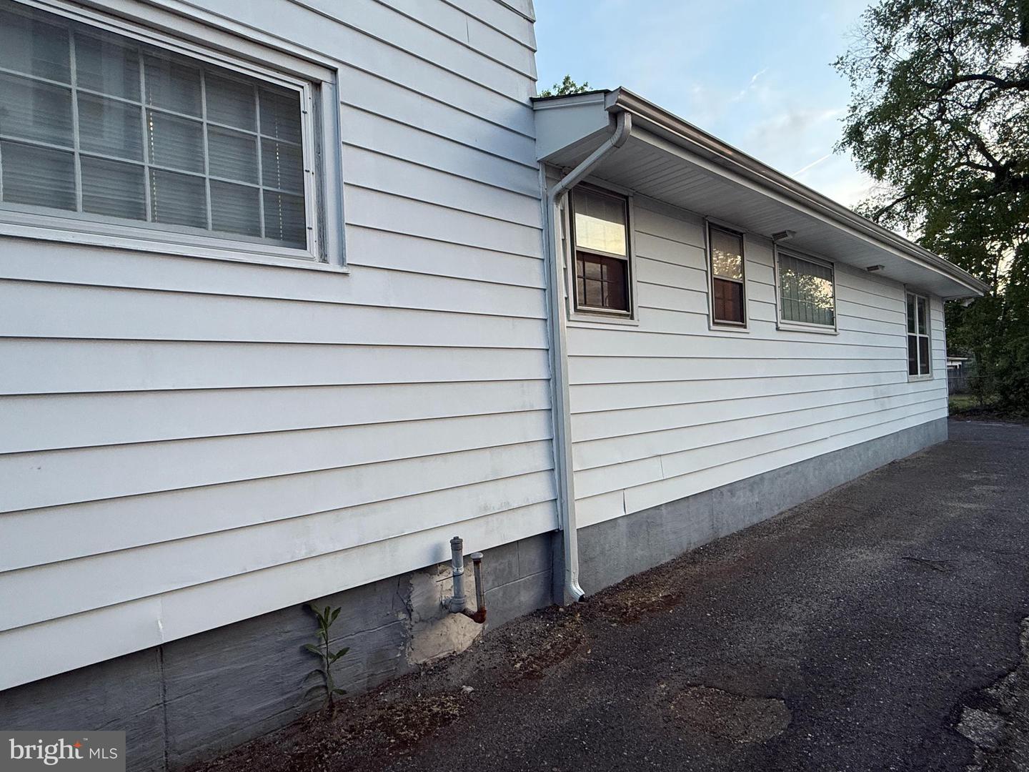 706 N High St N Property Photo 5
