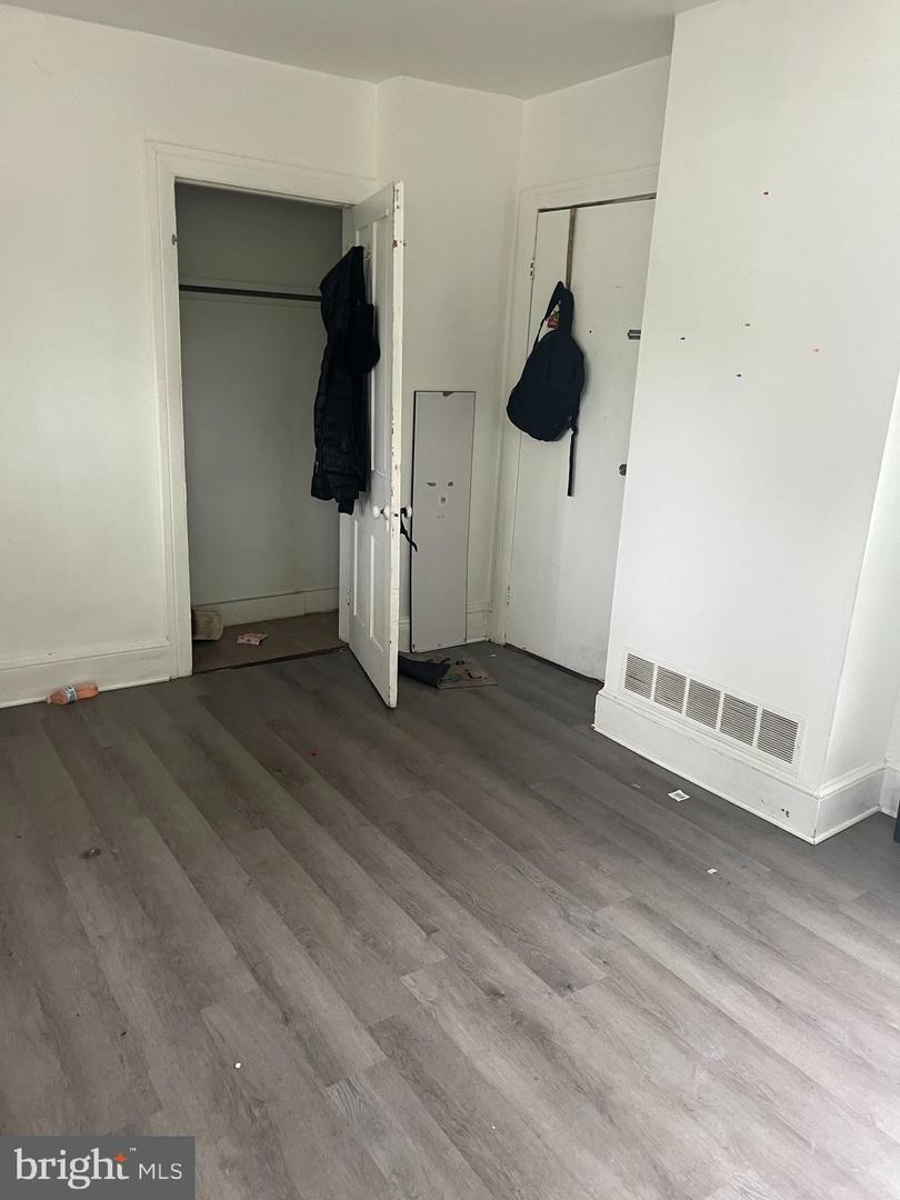 178 S East Ave Property Photo 1