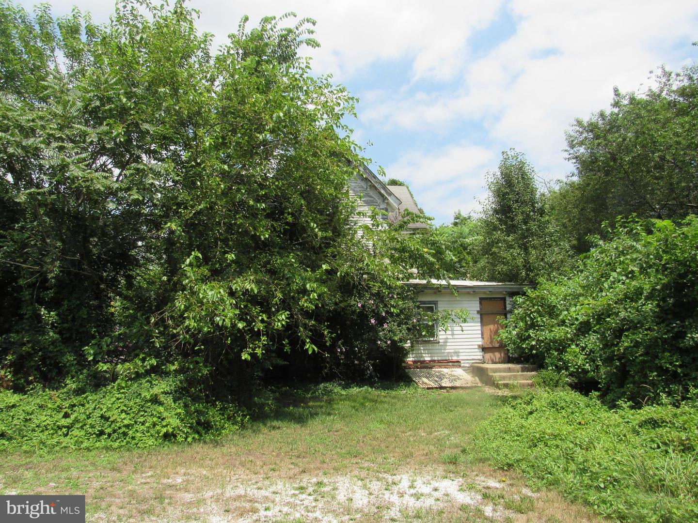 1 S WOODRUFF RD Property Photo 1