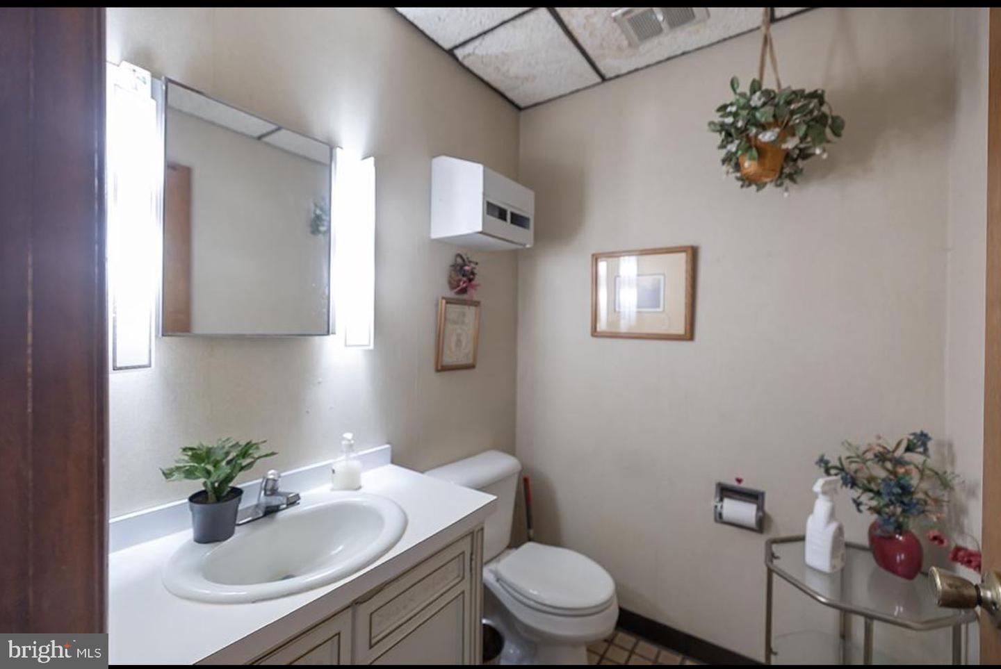2242 S Delsea Dr Property Photo 27