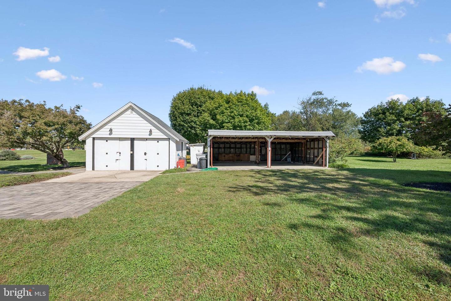 3431 N East Blvd Property Photo 20