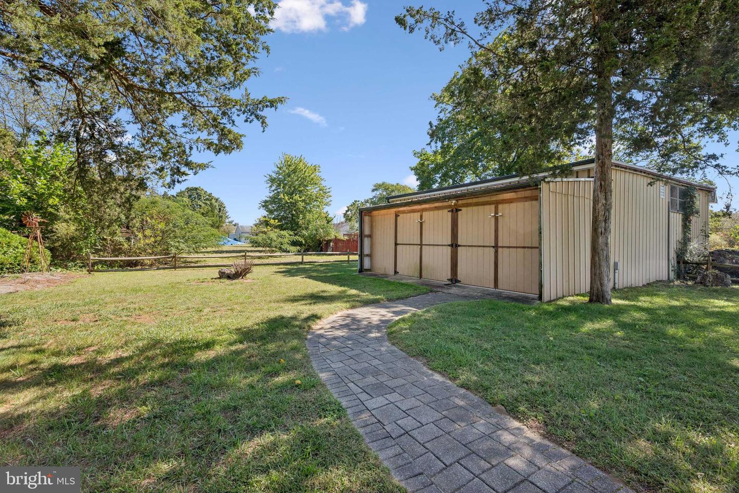 3431 N East Blvd Property Photo 29