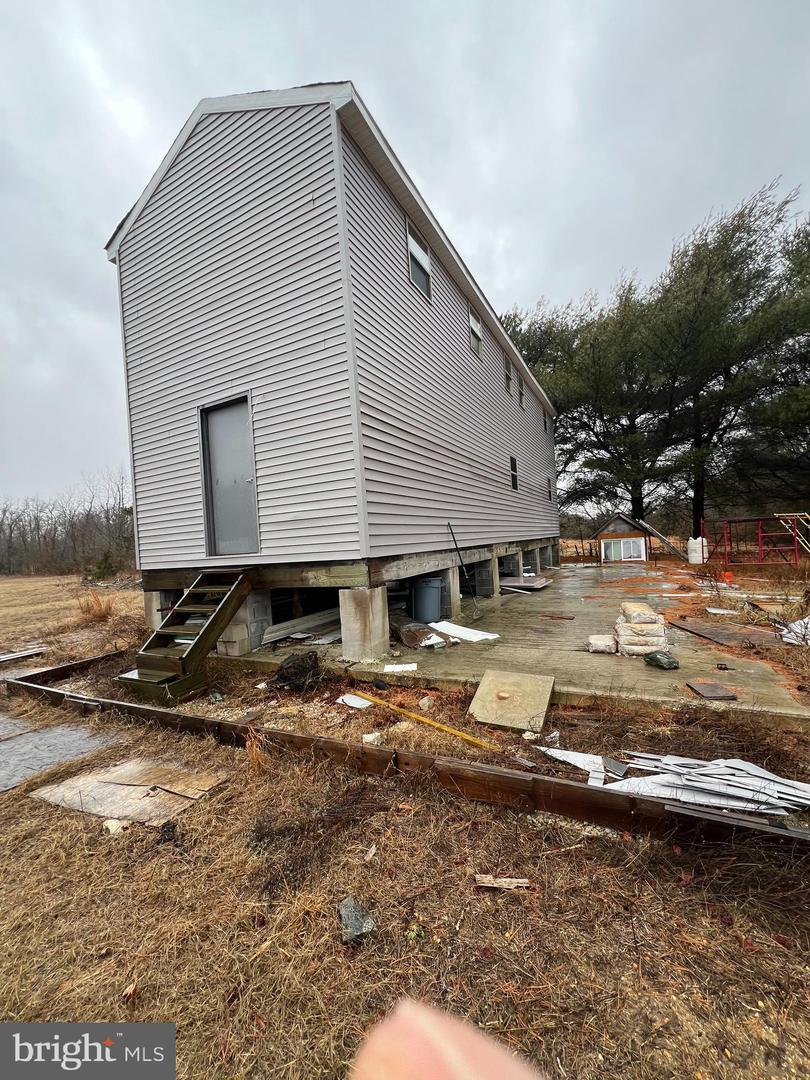 1073 Dragston Rd Property Photo 2