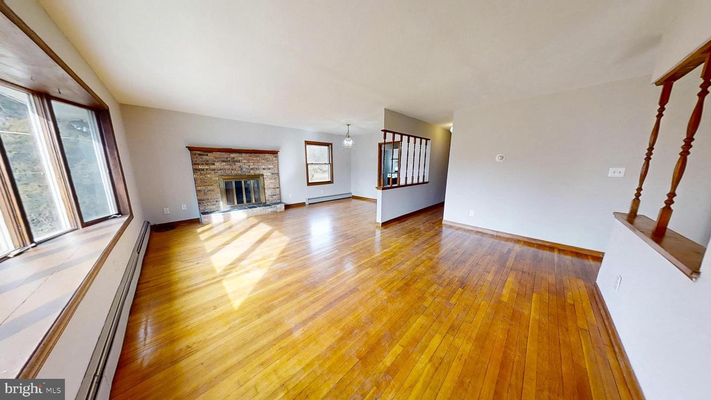 653 Buckshutem Rd Property Photo 5