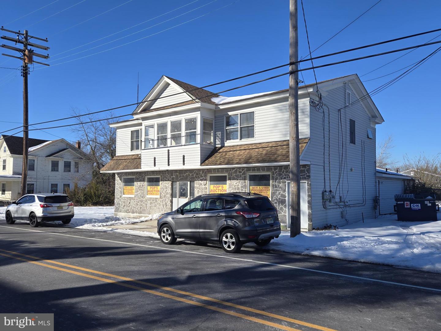 1760 Main St(apt A B) Property Photo 1