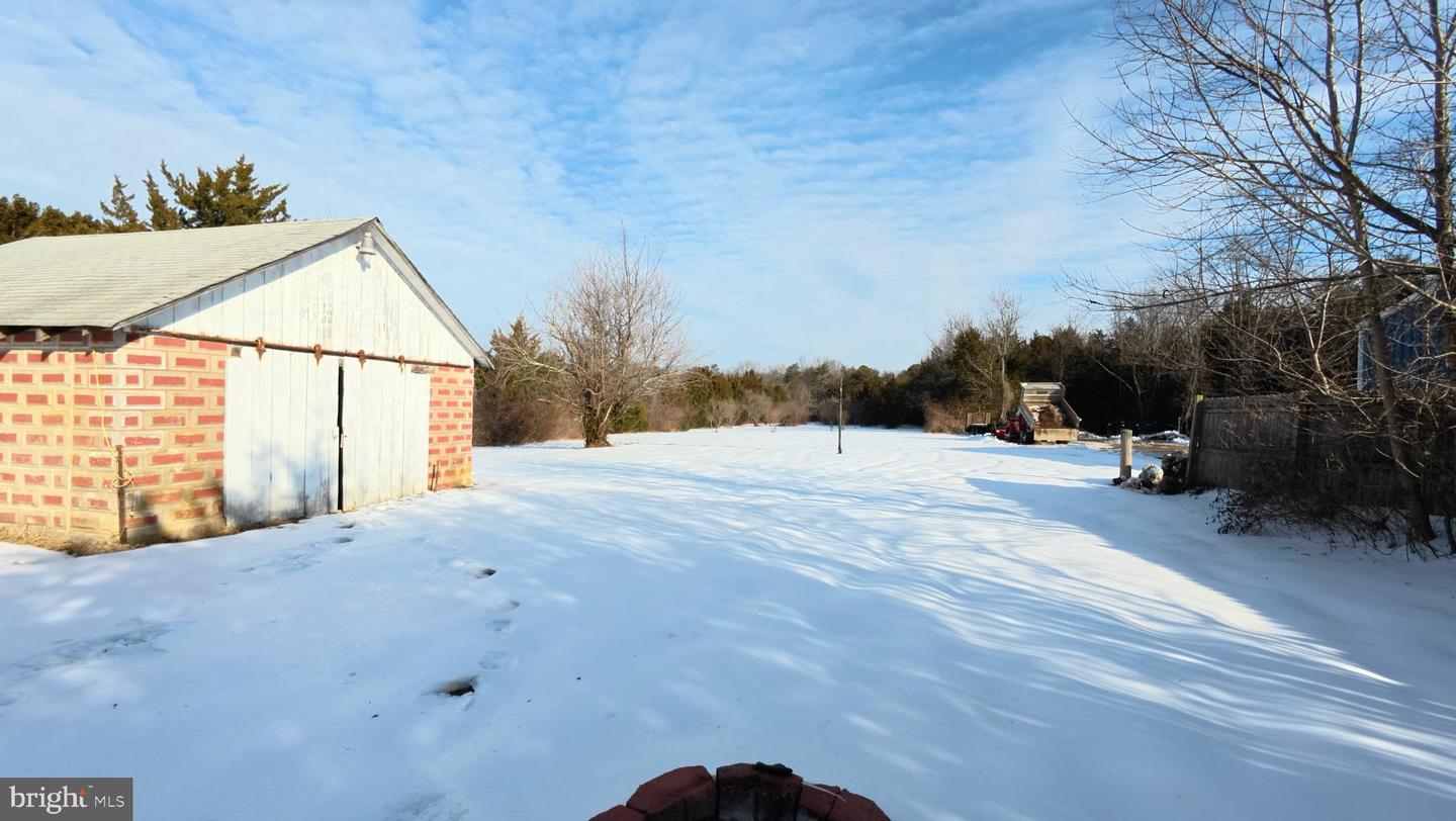 1842 W Main St Property Photo 12
