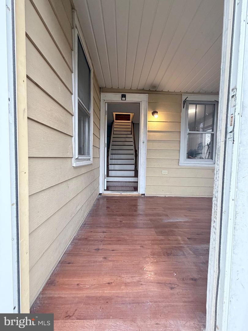 21 Morris Ave Property Photo 5