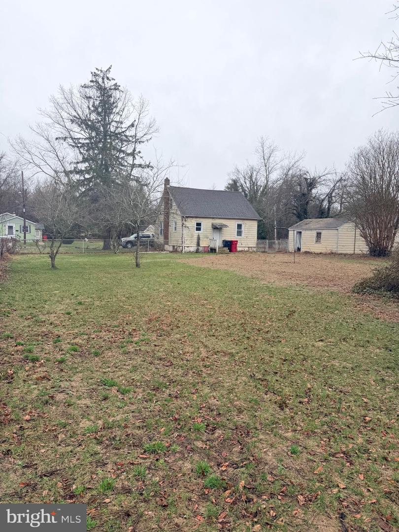 21 Morris Ave Property Photo 34