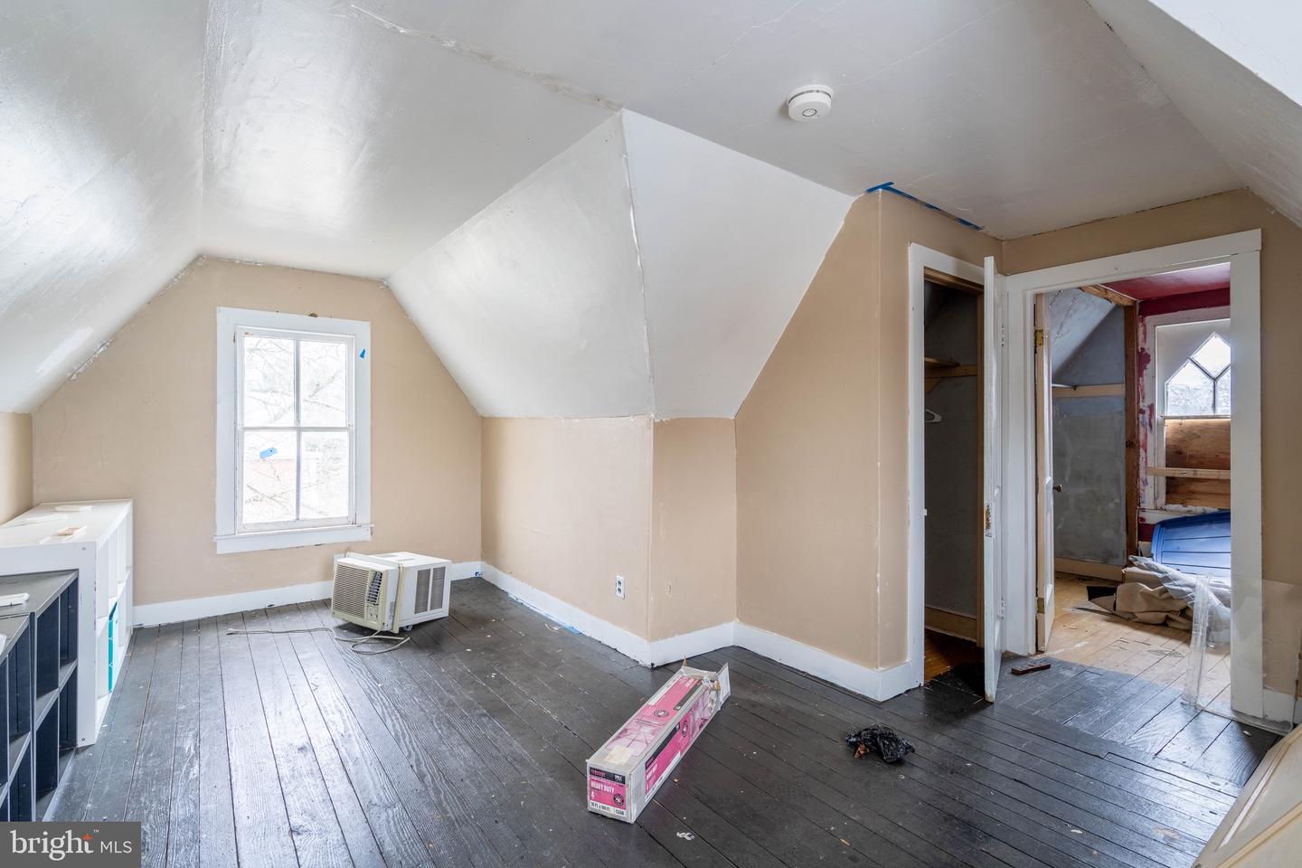 624 E Pine St Property Photo 22