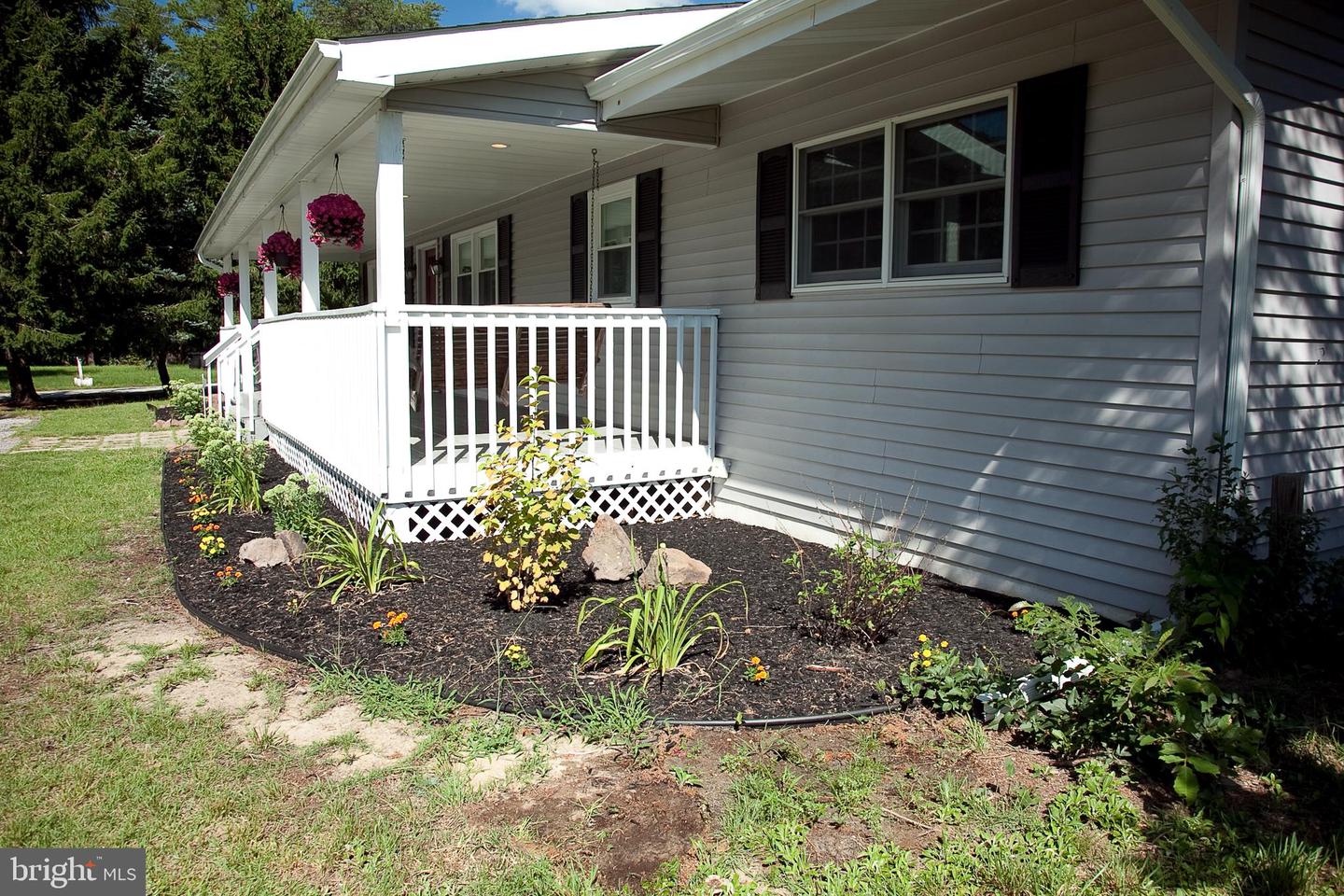 201 Crescent Blvd Property Photo 4