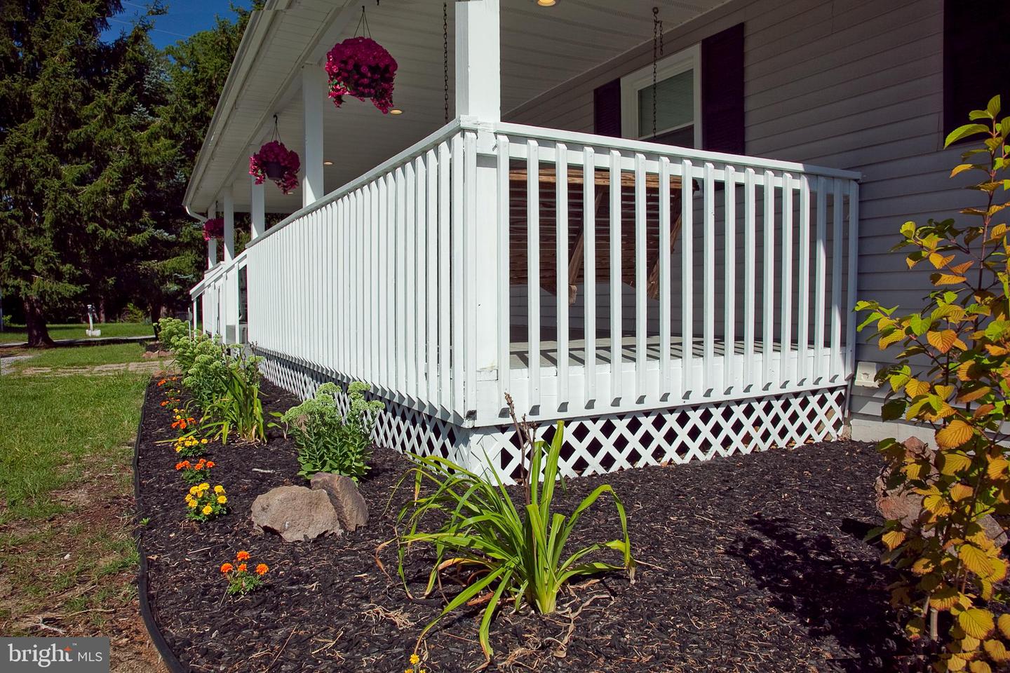 201 Crescent Blvd Property Photo 5