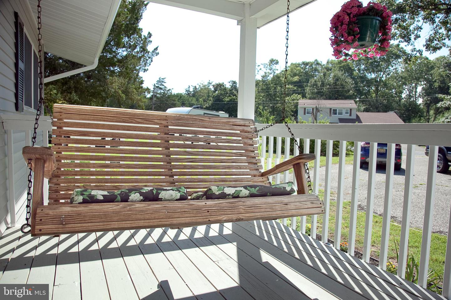 201 Crescent Blvd Property Photo 7