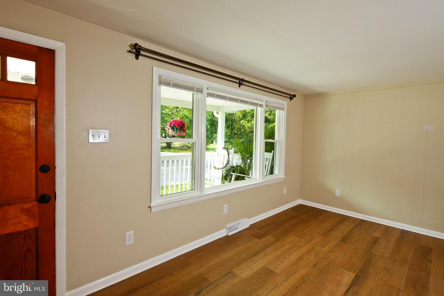 201 Crescent Blvd Property Photo 13