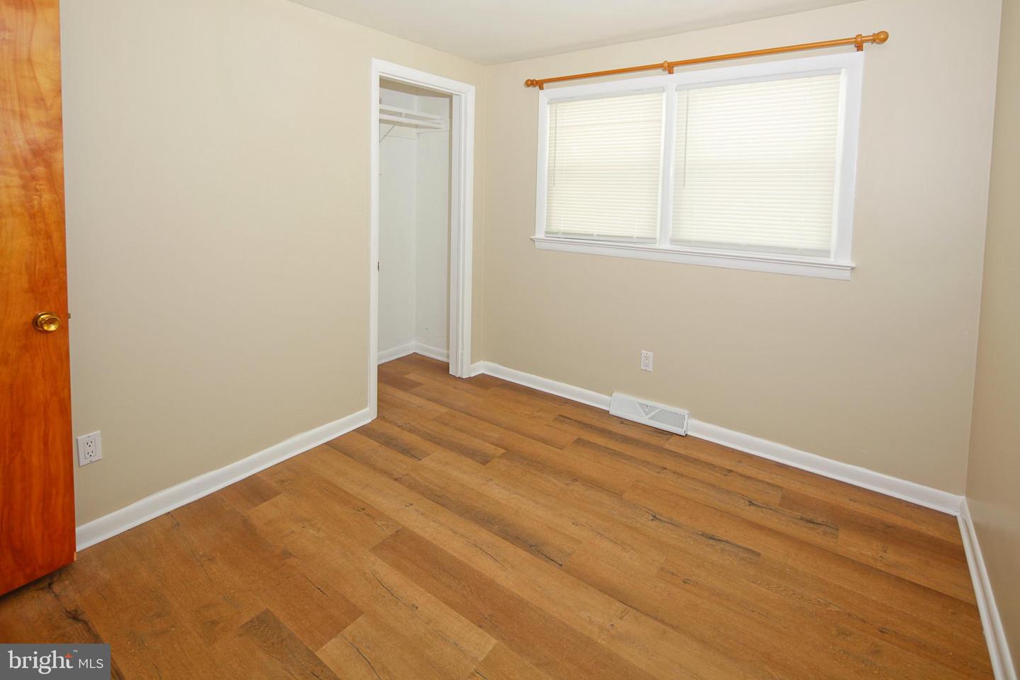 201 Crescent Blvd Property Photo 17
