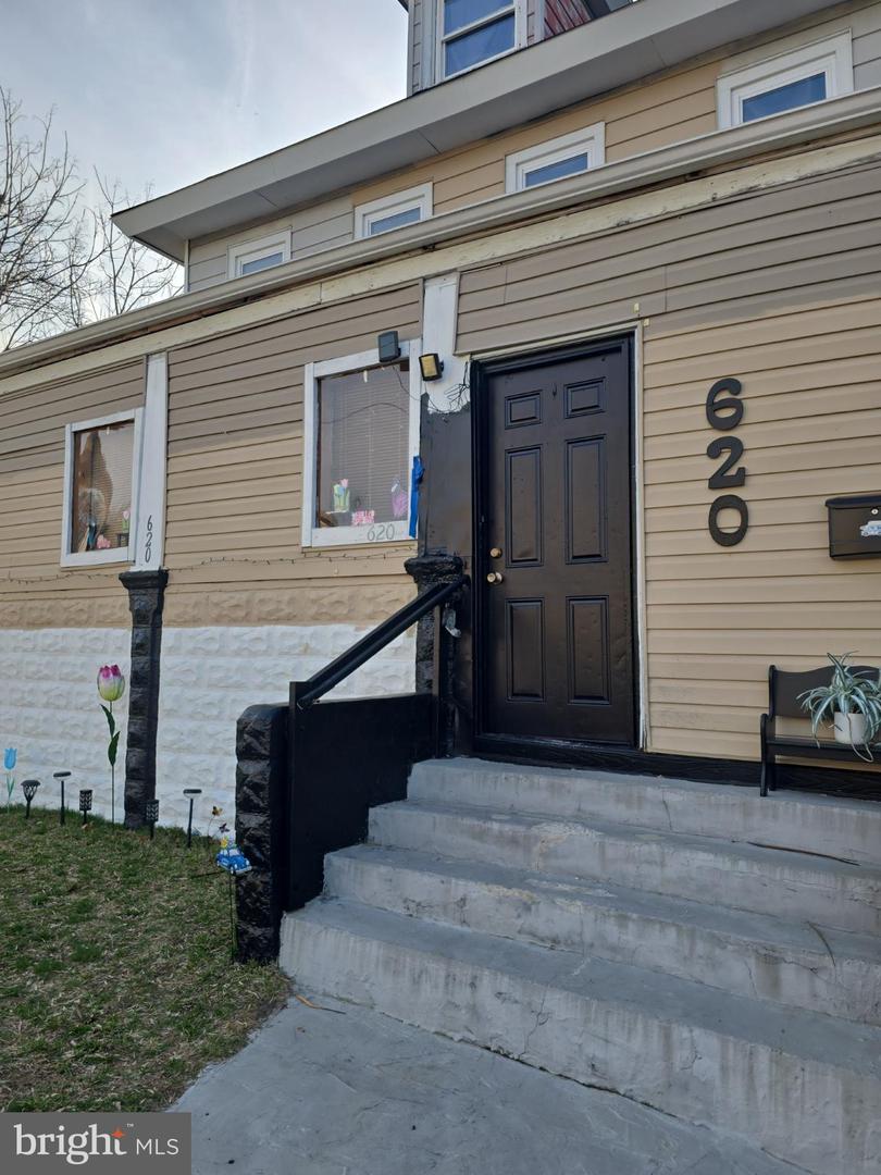 620 Dock St Property Photo 2