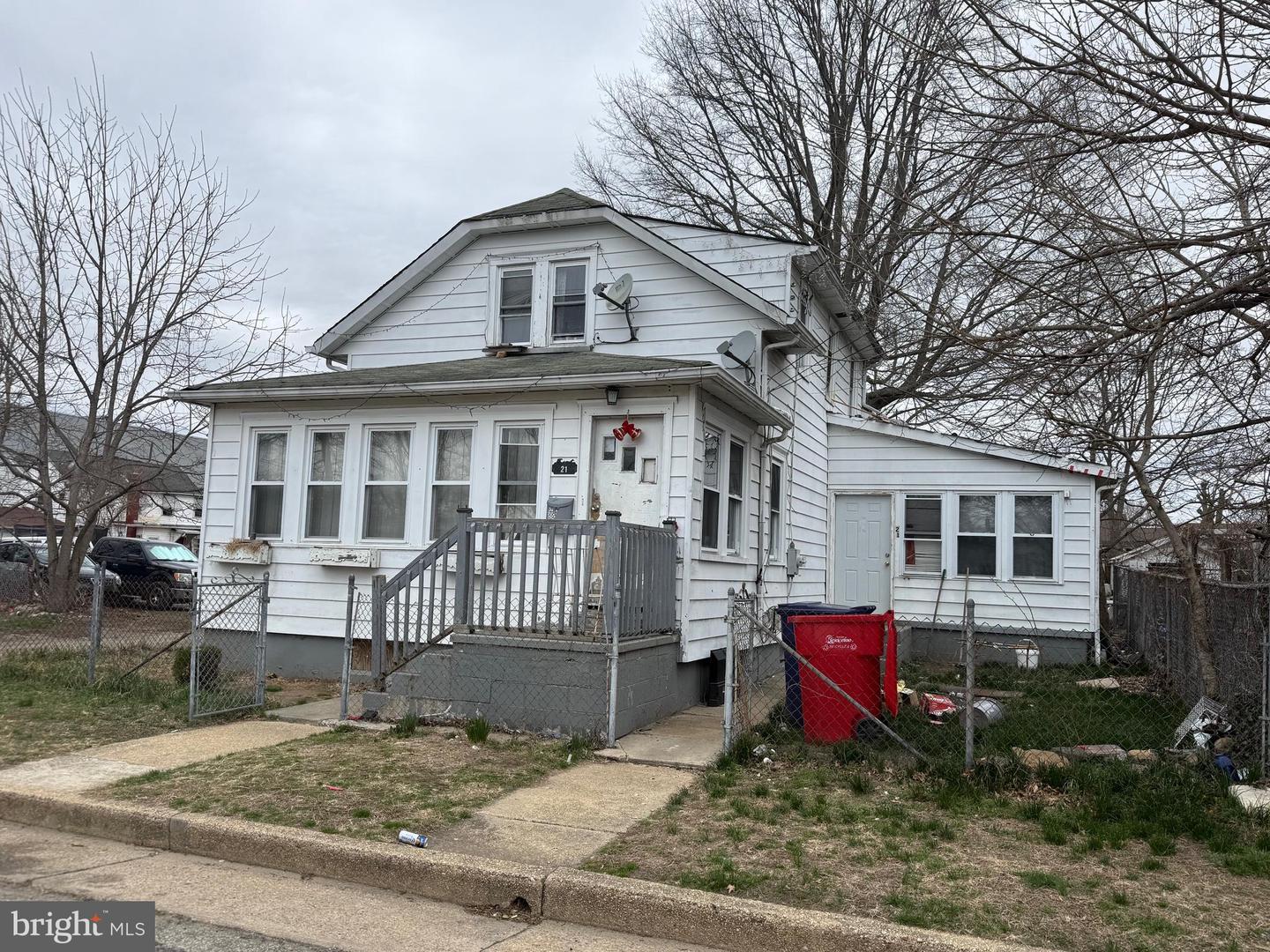 21 American Ave Property Photo 1