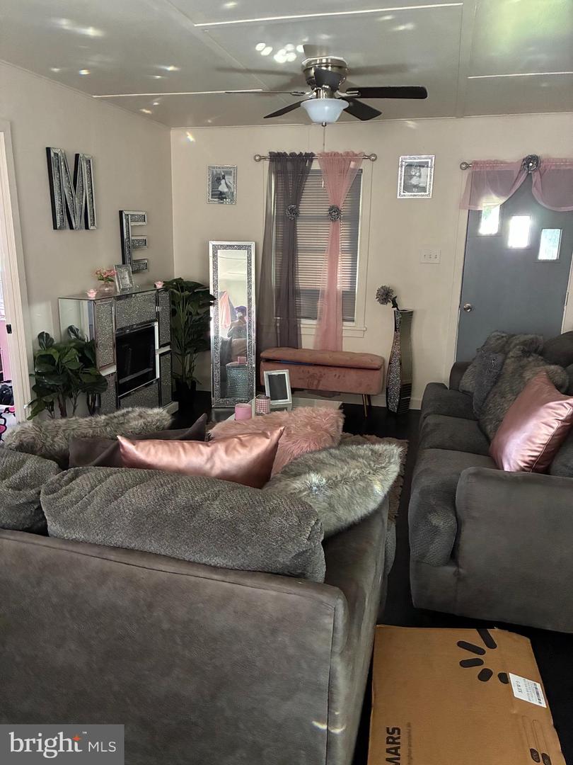 1107 First Ave Property Photo 2