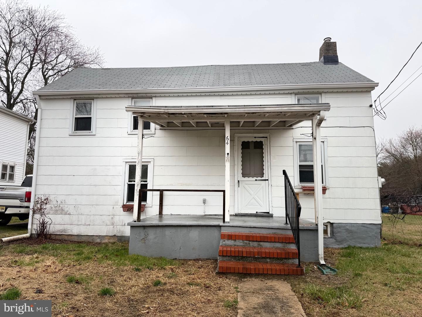 64 MAPLE AVE Property Photo 1