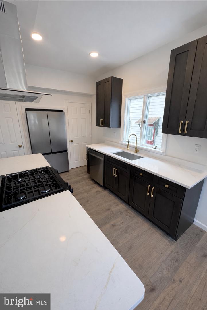 45 Institute Place Property Photo 12