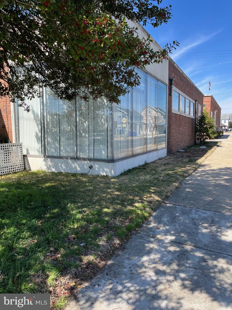 2 West Vine Street W Property Photo 4