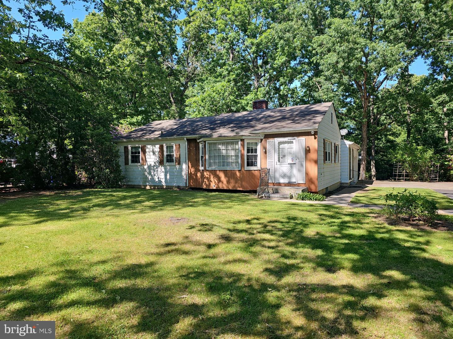 415 Carlton Ave Property Photo 1