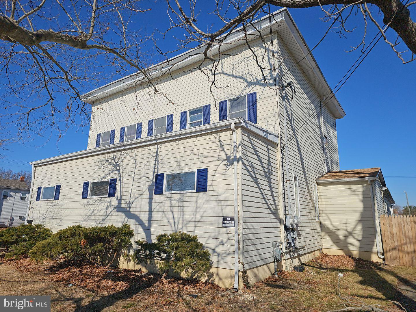 10 E BROAD ST Property Photo 1