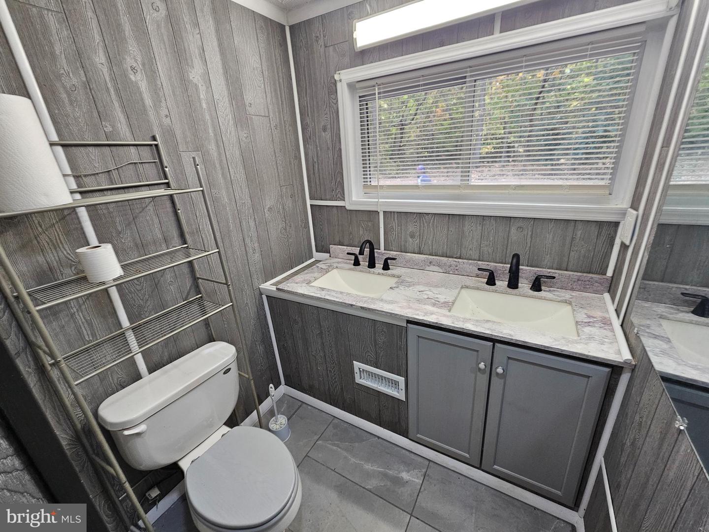 186 Schafer Ave Property Photo 12